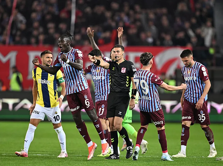SON DAKİKA HABERİ! Trabzonspor-Fenerbahçe maçının VAR kayıtları açıklandı! İşte Atilla Karaoğlan ve Oğzhan Çakır'ın konuşmaları