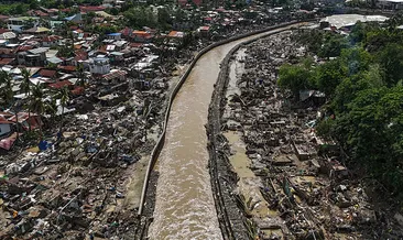 Filipinler’deki faciada can kaybı artıyor: Askeri helikopter yardıma giderken yere çakıldı
