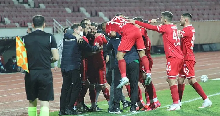 Balıkesirspor’da Taşkın Çalış frikikten 3 gol attı!