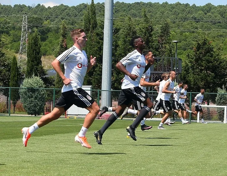 Abdullah Avcı'nın sıkıntısı Beşiktaş'ın solunda