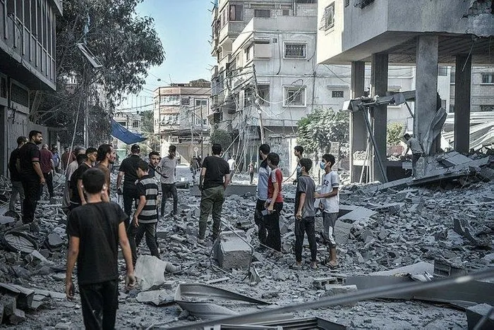 Gazze'den dünyaya böyle seslendi: Çocuklarımız kadınlarımız ölüyor korkmuyoruz! Ümmet bizi yalnız bıraktığı için ağlıyoruz