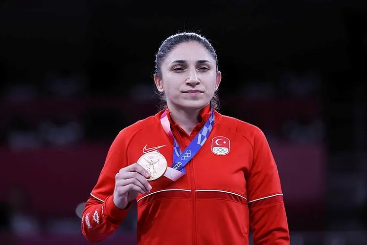 tokyodaki-milli-sporcularimiz-sabah-sporun-sorularini-yanitladi-bu-basarinin-temelini-baskan-erdogan-atti-1628663239189.jpg