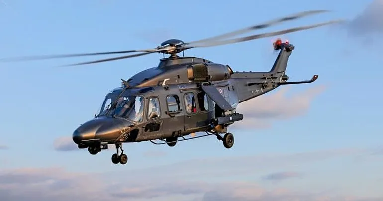 Finlandiya’da helikopterler havada çarpıştı