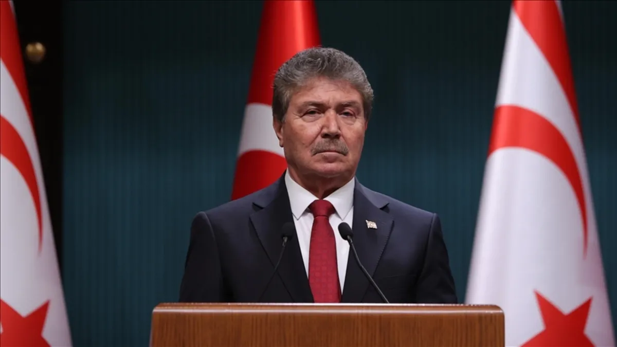 KKTC Başbakanı Üstel’den GKRY’ye sert tepki: “Anlaşma adadaki gerçekleri yok sayıyor” KKTC Başbakanı Üstel’den GKRY’ye sert tepki: “Anlaşma adadaki gerçekleri yok sayıyor”
