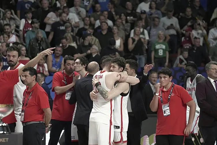 Avrupa basını 12 Dev Adam’ı konuşuyor! EuroBasket finalinde çılgınlık