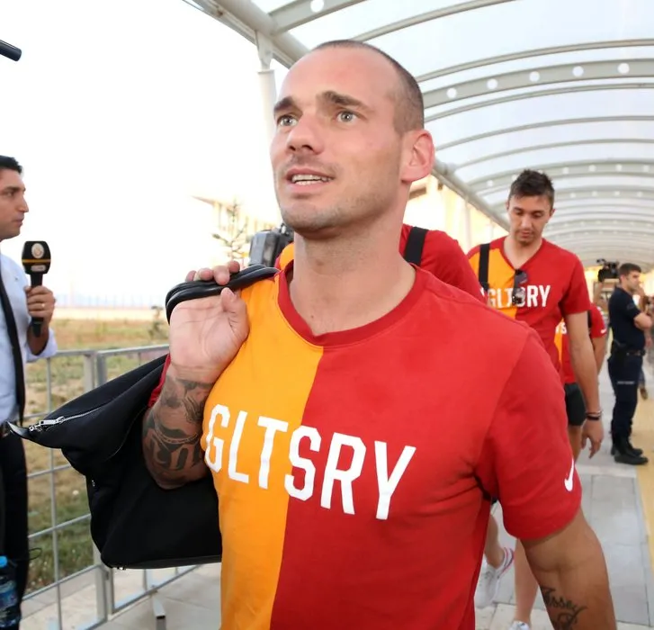 Galatasaray’dan Sneijder’e kesik