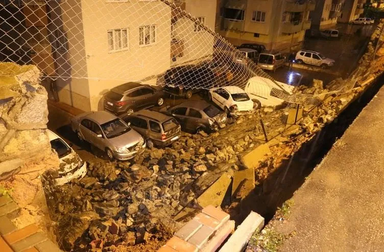 Bursa’da istinat duvarı çöktü