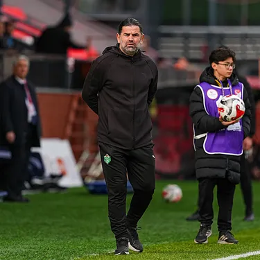 İbrahim Üzülmez: Ayağa kalkmamız lazım!