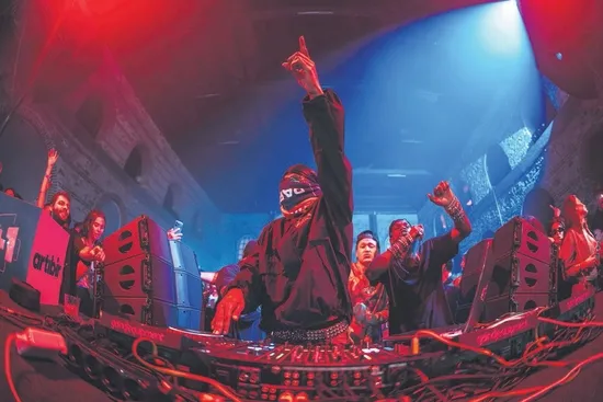 travis-scott-cilginligi-1780329075091.jpeg