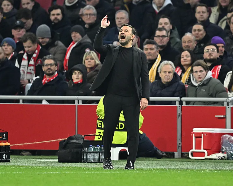 Son dakika haberi: Galatasaray’ın Ajax mağlubiyeti sonrası flaş sözler: Kendi içinde kavgası bitmeyenin dışarıda...