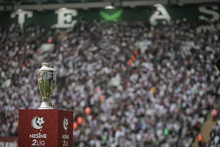 canli-2-lig-play-off-finalinde-muglaspor-elazigspor-maci-1-lig-icin-son-bilet-1778440644944.jpeg