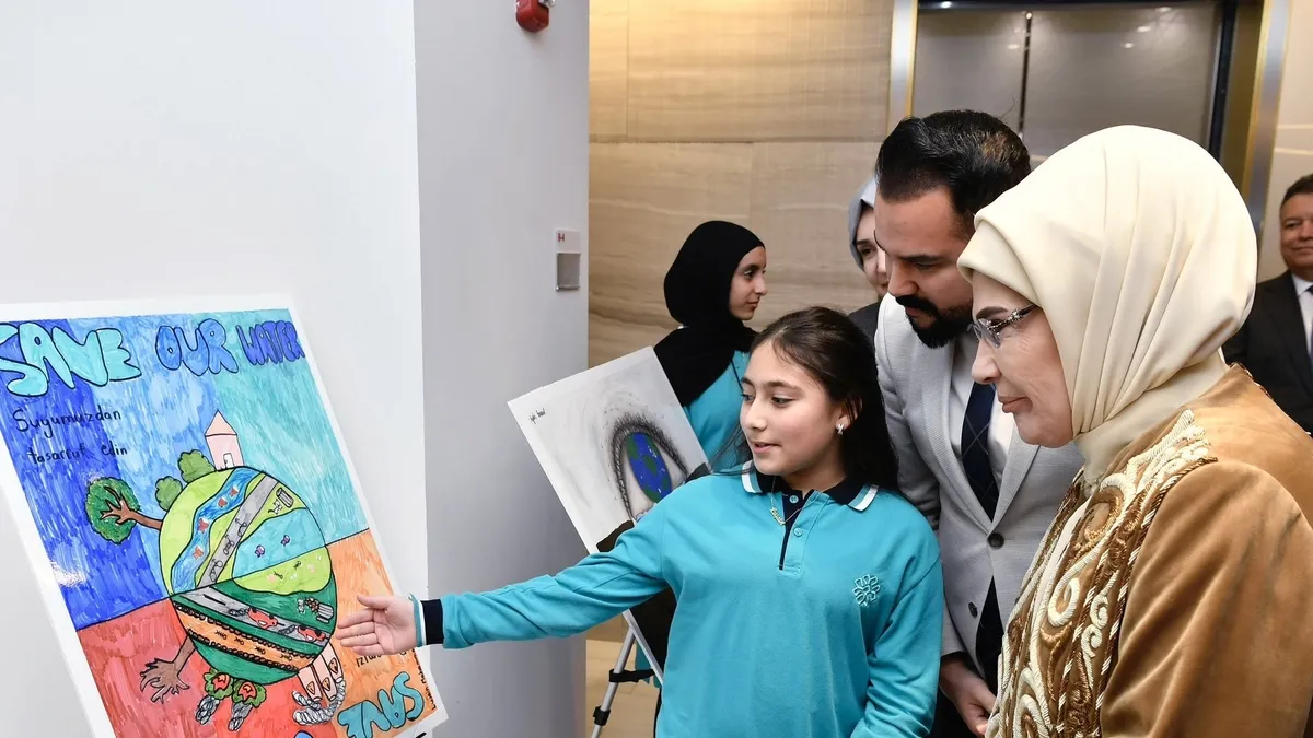 Emine Erdoğan, New York’ta ‘Sıfır Atık Sergisi’ni ziyaret etti Emine Erdoğan, New York’ta ‘Sıfır Atık Sergisi’ni ziyaret etti