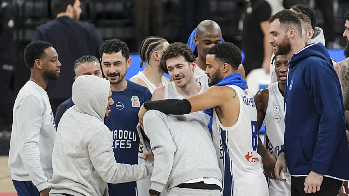Anadolu Efes, bu sezon "yokları oynuyor"