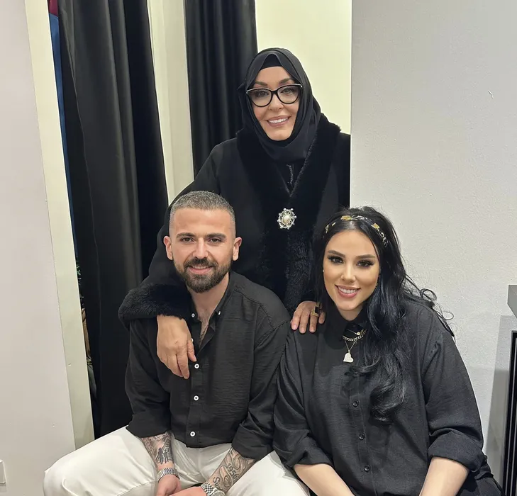 Cenazede Tuğçe Tayfur ile birbirlerine küfür yağdırmışlardı! Ferdi Tayfur’un yeğeni Şirin Gözalıcı’dan açıklama geldi: O küfür eden kişi...