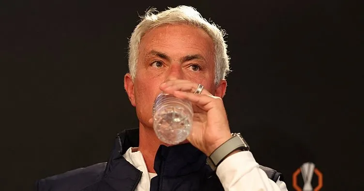 Mourinho, Oosterwolde için kötü haberi verdi! Basına kadro göndermesi