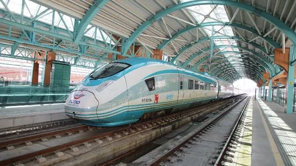 turkiyede-bu-sehirlere-yuksek-hizli-tren-hatti-geliyor-bakan-uraloglu-tarih-verdi-1785590937151.png