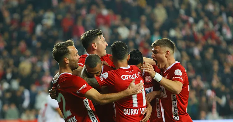 Antalyaspor, Sivasspor’u 2 golle devirdi!