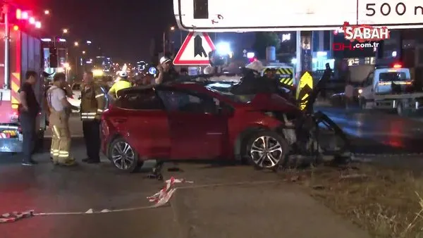 İstanbul Maltepe'de otomobil direğe çarptı: biri ağır, 2 yaralı!
