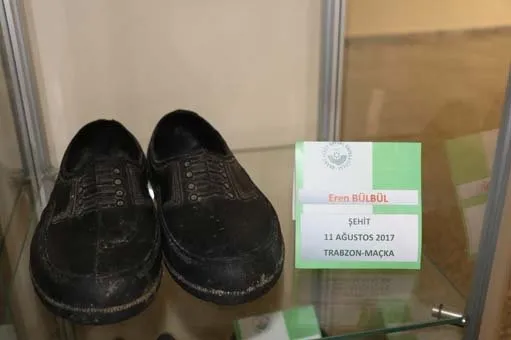Eren Bülbül’ün ’kara lastikleri’ ayakkabı müzesinde!