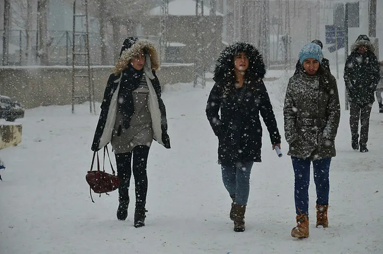 Meteoroloji'den son dakika şiddetli yağış ve hava durumu uyarısı! İstanbul'da kar yağışı başlıyor!