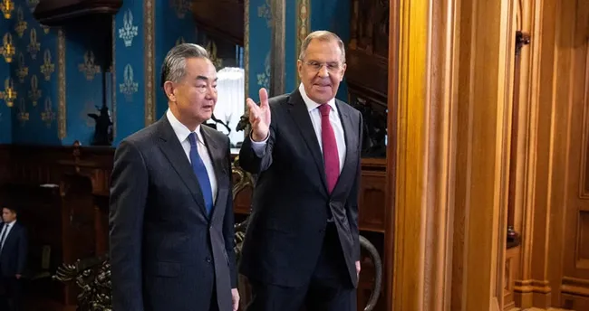 Çin-Rusya hattında temaslar sürüyor: Lavrov Çinli mevkidaşı ile görüştü Çin-Rusya hattında temaslar sürüyor: Lavrov Çinli mevkidaşı ile görüştü