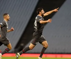 Ne yaptın Güven Yalçın! Antalyaspor-Fatih Karagümrük maçında yılın golü