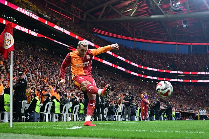 canli-super-ligde-galatasaray-antalyaspor-maci-1778348133981.jpeg