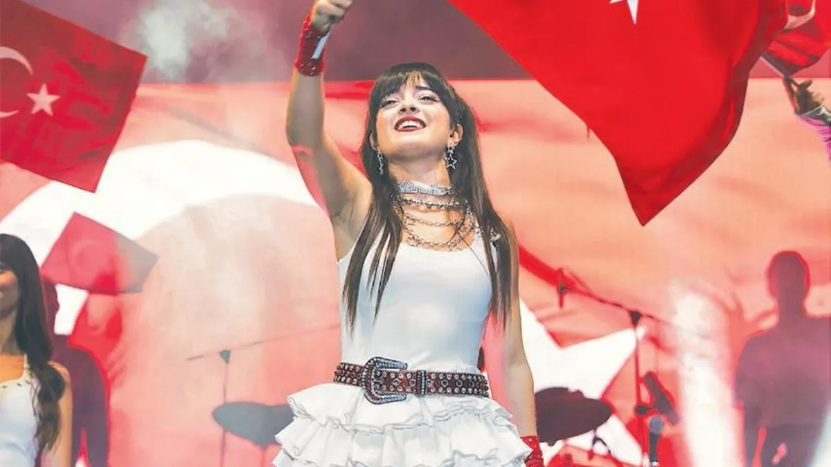 Sahnelerde coşkulu kutlama