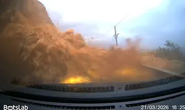 Mersin'de sağanak yağış heyelana neden oldu! Seyir halindeki bir cipin sürücüsü yaralandı #mersin