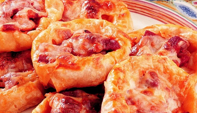 Sucuklu Mini Börek