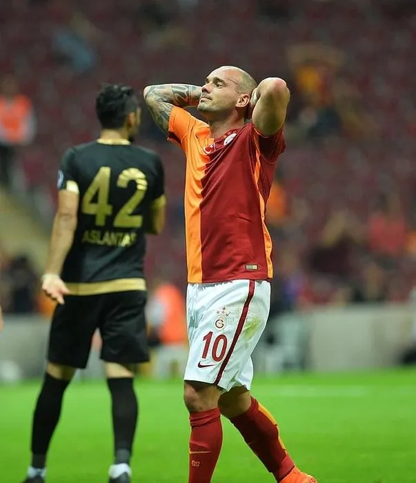 Yönetim, Sneijder’i çıldırttı!