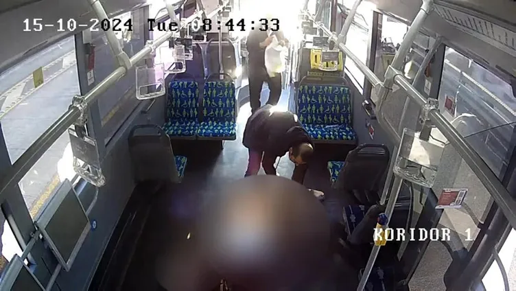 Hamile kadın metrobüste doğurdu! O anlar kamerada