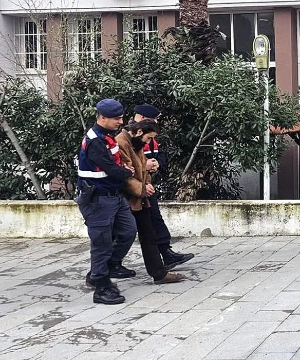 SON DAKİKA... Evinden dünyanın en tehlikeli uyuşturucusu çıkmıştı: Sözde terapist Ahmet Furkan Usalan’ın sırrı ortaya çıktı!