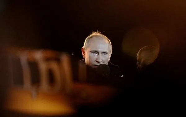 Putin gözyaşlarını tutamadı