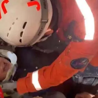 İzmir depremi son dakika haberi: İzmir depreminin sembol ismi Buse’nin kurtuluşunu Bakan Pakdemirli anlattı! Türkiye, Buse Hasyılmaz’ı konuşuyor…