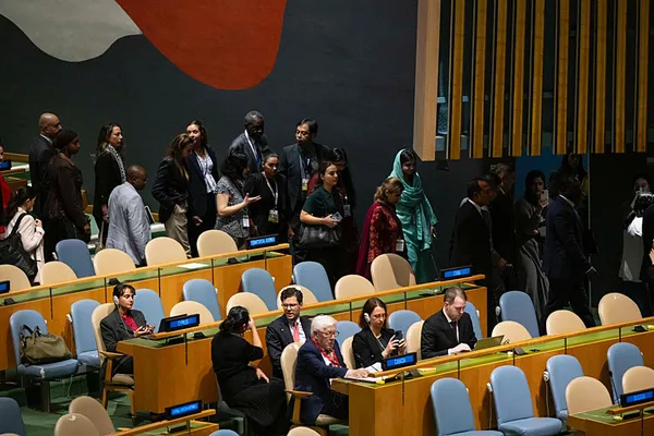 son-dakika-katil-netanyahuya-buyuk-sok-bmde-konusurken-salonu-terk-ettiler-1758895940397.jpg Son dakika | Katil Netanyahu'ya büyük şok! BM'de konuşurken salonu terk ettiler!