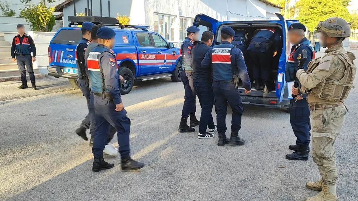 Tekirdağ’da DEAŞ’a büyük darbe! 92 şüpheli gözaltında Tekirdağ’da DEAŞ’a büyük darbe! 92 şüpheli gözaltında