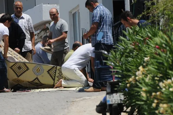 Arda Turan Bodrum'da namaza durdu