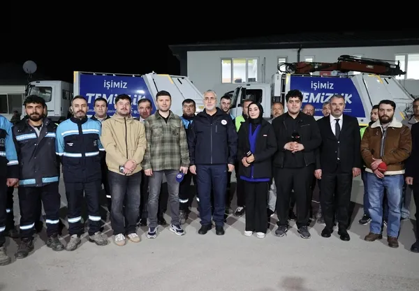 bakan-isikhan-1-mayisi-iscilerle-karsiladi-turkiyeye-katki-yapan-her-emekcinin-alin-teri-kutsaldir-1777613220527.jpg