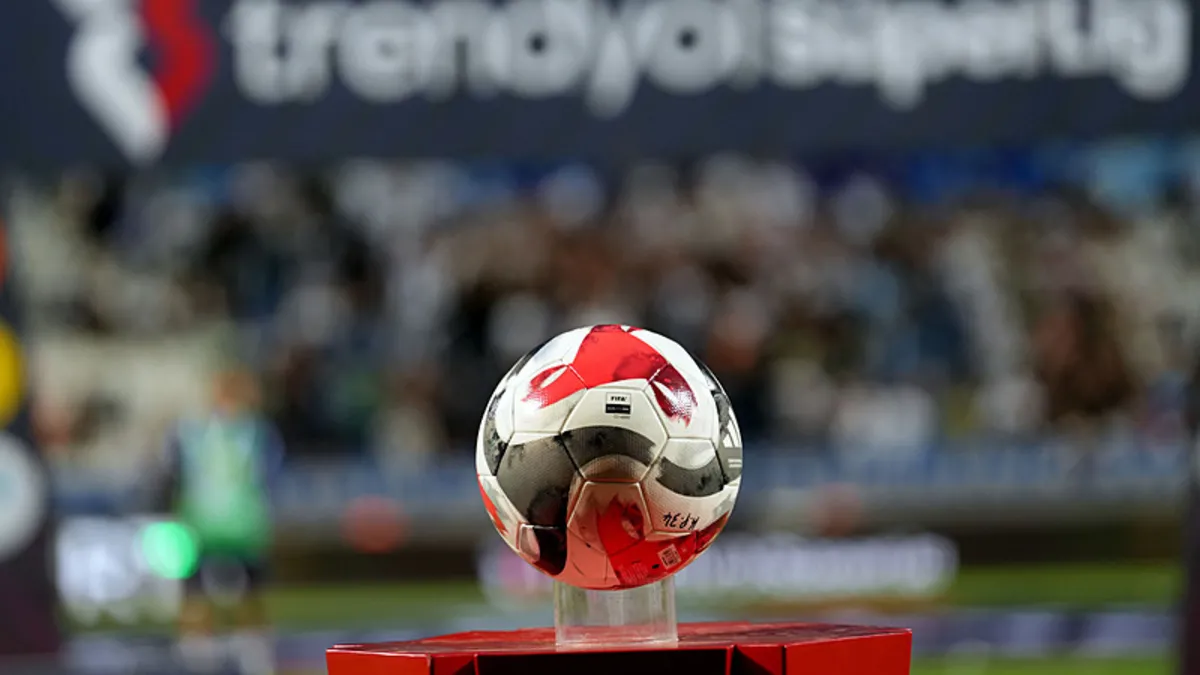 Süper Lig'de 2025-2026 sezonunda 571 futbolcu ter döktü
