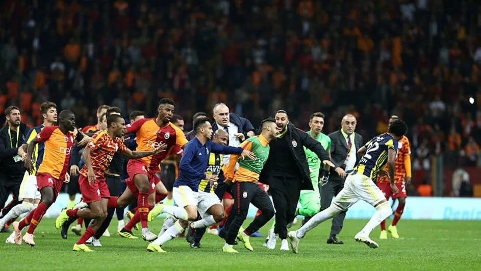 Galatasaray Fenerbahce Macindaki Kavganin Faturasi Belli Oldu Iste Alinacak Cezalar Galeri Spor