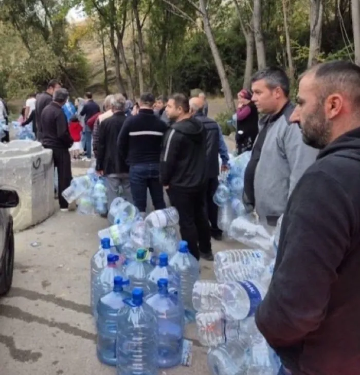 baskentte-bayram-susuz-gecti-barajlar-dolu-musluklar-bos-1780375636022.jpg