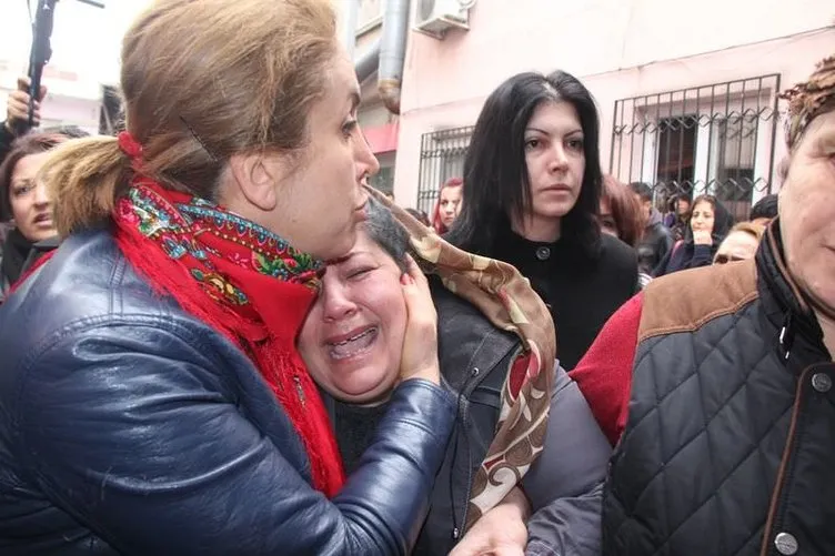 Tarsus’ta ölü bulunan Özgecan Aslan toprağa verildi