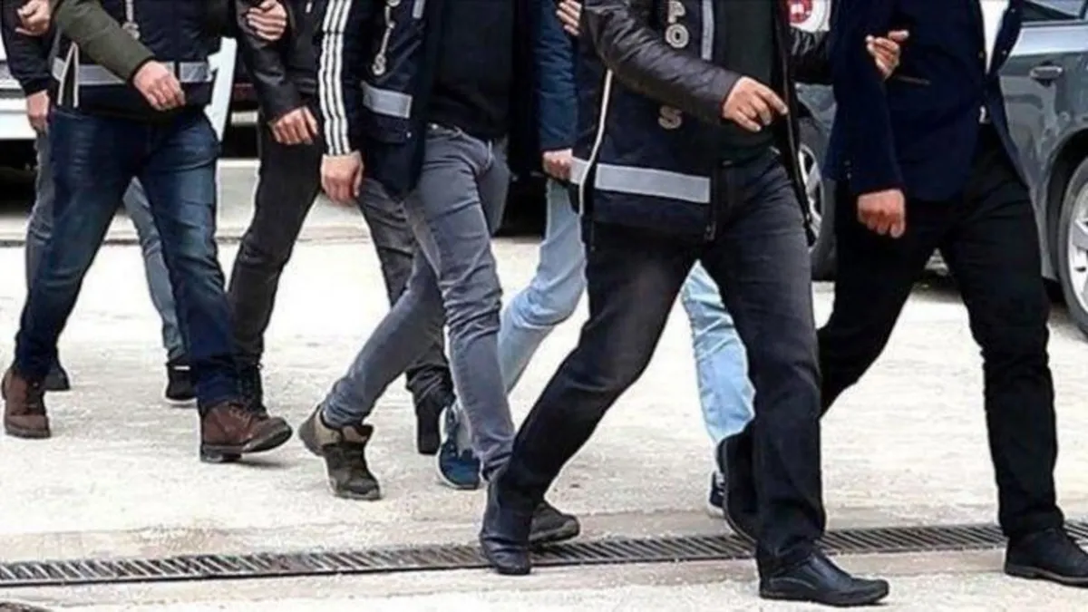FETÖ’nün mahrem yapılanmasına operasyon: 19 gözaltı FETÖ’nün mahrem yapılanmasına operasyon: 19 gözaltı