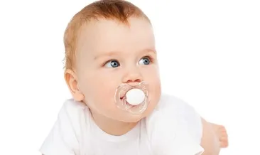 Emzik, bebekleri rahatlatıyor.