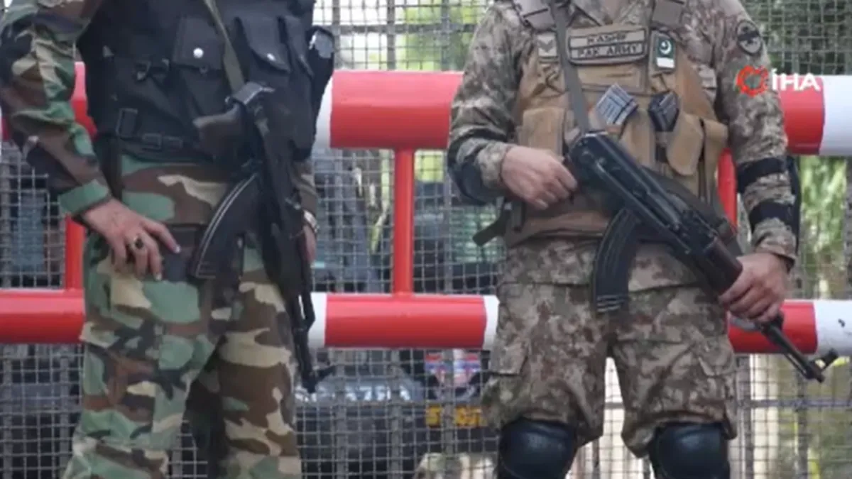 İslamabad alarmda: ABD-İran görüşmesi öncesi “kırmızı alarm” İslamabad alarmda: ABD-İran görüşmesi öncesi “kırmızı alarm”