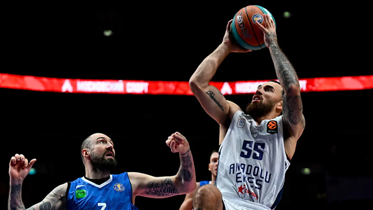 Anadolu Efes, Zenit'i mağlup etti!