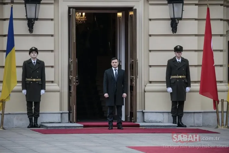 Başkan Erdoğan’ın kritik Ukrayna ziyaretinden kareler... Zelenskiy soğuğa rağmen bekledi ve böyle karşıladı