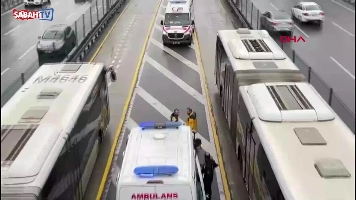 SON DAKİKA: Avcılar’da iki metrobüs çarpıştı: 4 yaralı | Video videosunu izle SON DAKİKA: Avcılar’da iki metrobüs çarpıştı: 4 yaralı | Video videosunu izle