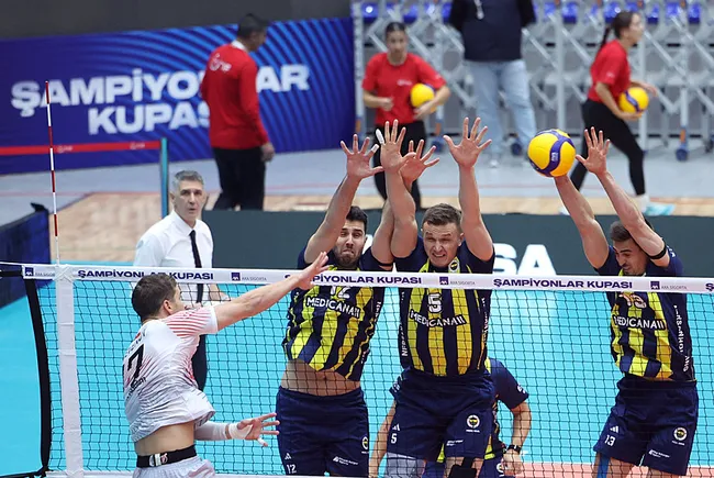 voleybol-sampiyonlar-kupasi-zaferi-ziraat-bankkartin-1761066677643.jpg